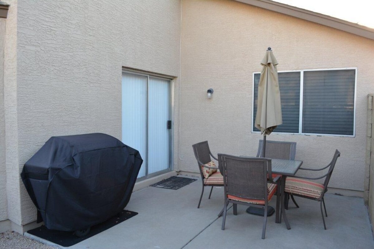 Fabulous Home & Perfect Location – Brand New Decor & Professionally Designed