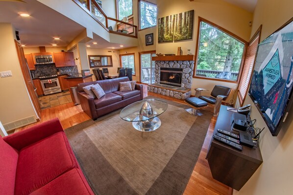 SC#4 - Spacious Living Room