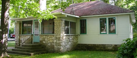 Birchmont three bedroom cottage in the Point Beach neighborhood of Egg Harbor.