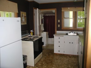 Birchmont has a full kitchen.
