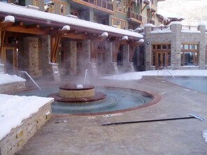 WOW!-A HOT TUB FOR 40!-HEATED POOL-AND 2ND HOT TUB TOO!