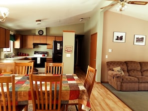 Kitchen/ dining area