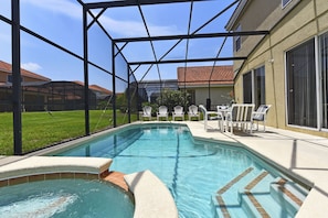 Private pool and Spa with heating option and child safety pool fence