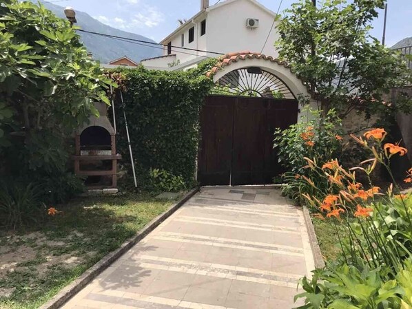 Entrada de la propiedad