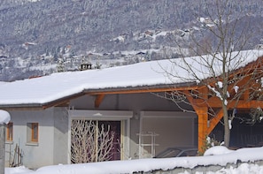 Façade est avec neige