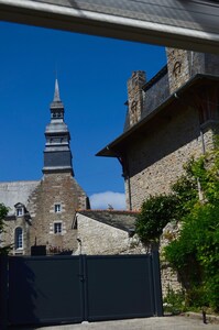 Muy bonita casa familiar reformada