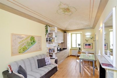 Beautiful comfort house offer: La Casa del Sole, Turin center, Wi-Fi, Metro