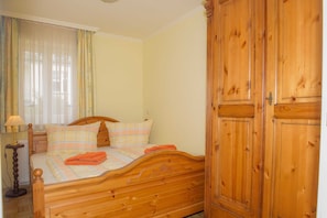 Schlafzimmer klein mit Doppelbett 160 cm