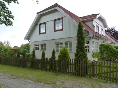 Family friendly cottage Lehnitzstraße Lake / near Berlin (Non smoking)