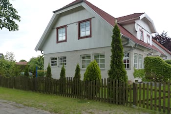 Family friendly cottage Lehnitzstraße Lake / near Berlin (Non smoking)
