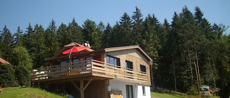 Facade sud avec terrasse et balcon