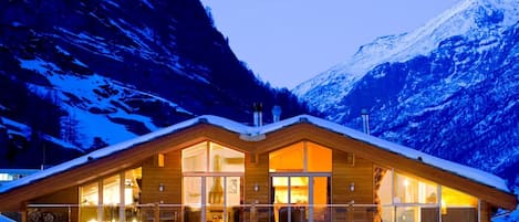 The Zermatt Lodge - Luxury Chalet Rental Zermatt