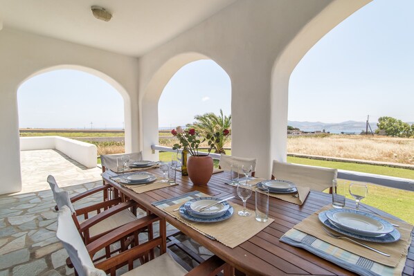 Outdoor dining