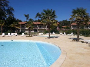 piscine avec pataugeoire