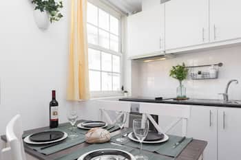 Charming Sunny Flat | Batalha by Host Wise