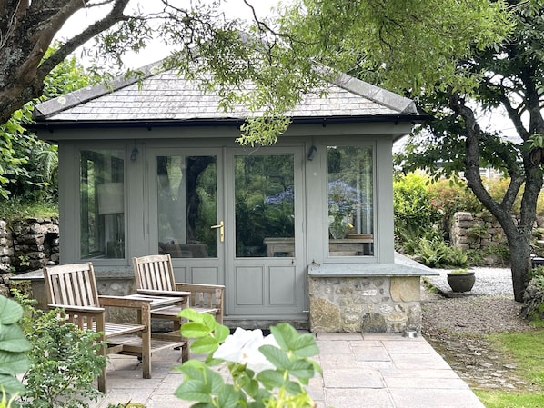 Beautifully Sunny Conservatory End with Patio Doors to Garden 