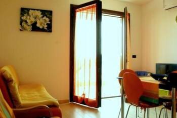 New apartment 300mt from beach (free wi-fi)