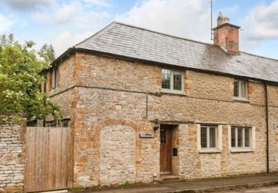 18th Century Cottage - 4 mins Soho Farmhouse