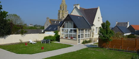 Maison avec jardin, parking véhicules