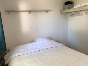 Chambre 1: 1 lit de 140cm