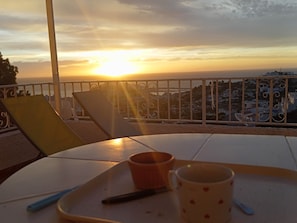  petit déjeuner avec lever du soleil