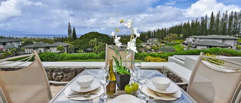 Dining on the lanai.
