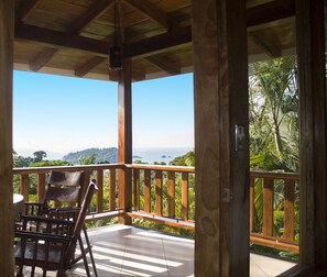 Wake up to Manuel Antonio white sand beach , second floor Studio Plus