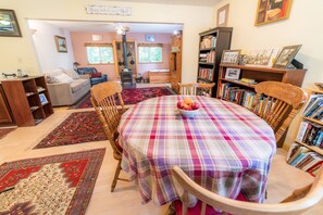 Open, cozy, elegant living aea