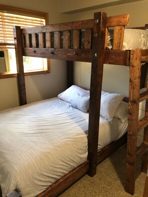 2nd bedroom. Queen / Twin bunk bed. 