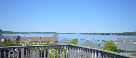 View form upper deck