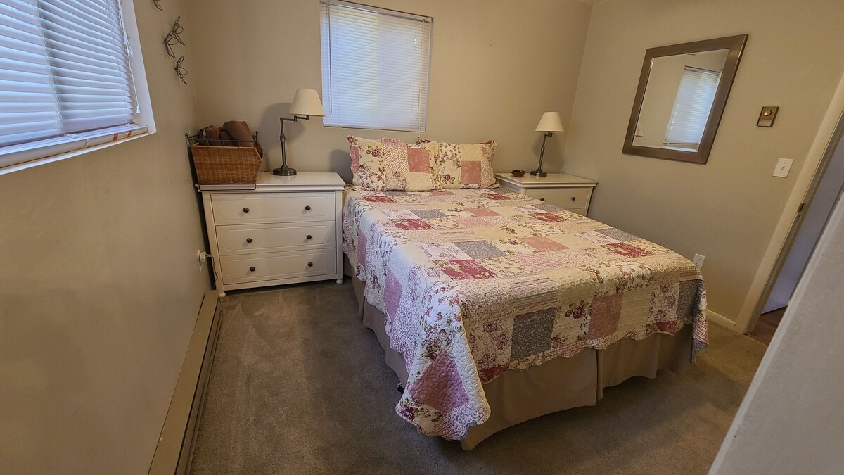 June specials! Lakefront On A Quiet Cove At Claytor Lake