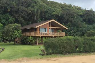 3 BR 2.5 Bath Home on Incredible Anini Beach