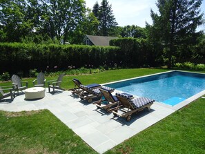 SWIMMING POOL BLUESTONE TERRACE & GAS FIRE PIT