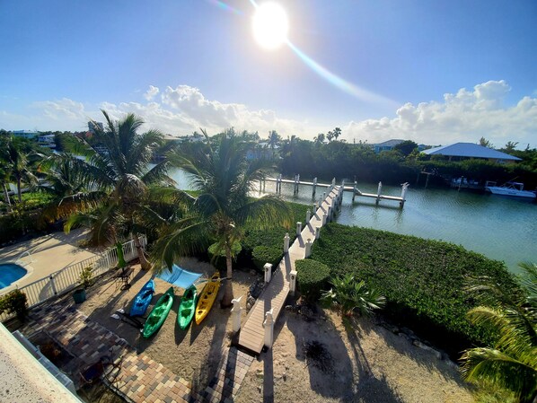 ROOFTOP VIEW 