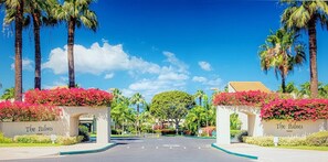 Palms at Wailea entrance