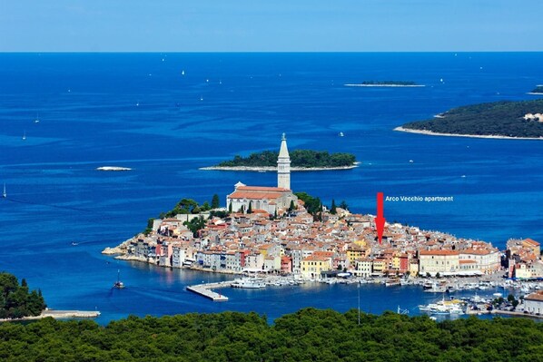 Unique location of Arco Vecchio in Rovinj-100 meters from the main square