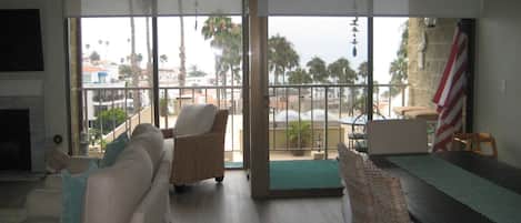 Sliding glass windows- gorgeous views, sunshades for privacy