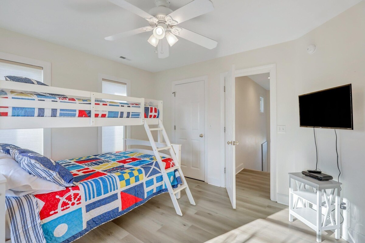 “Ocean Front, Close To Pools, Stunning Views!”