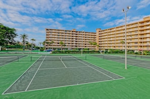 4 Lighted Tennis Courts with Pickle Ball Court