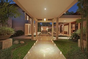 4 BR Luxury Private Pool Villa Jimbaran