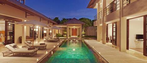 4 BR Luxury Private Pool Villa Jimbaran 