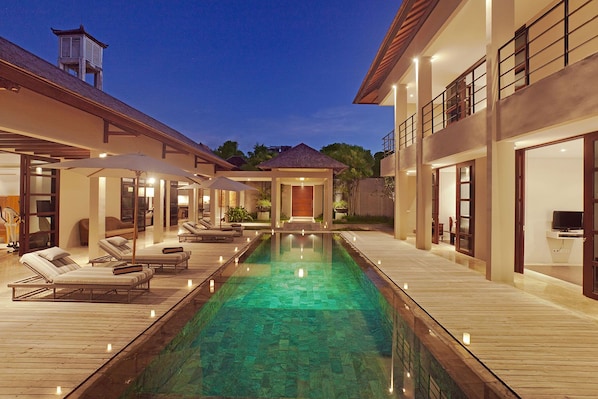 4 BR Luxury Private Pool Villa Jimbaran