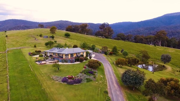 WildDogRise is fully self-contained holiday home for 12+ Guests.