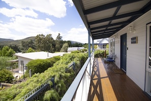Front deck of BlueMill Cottage