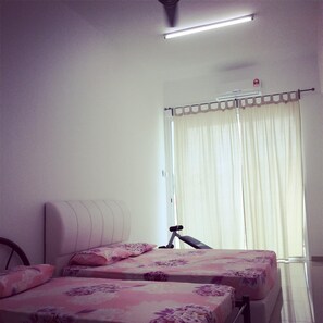 Super Spacious Condo with 2 Carpark