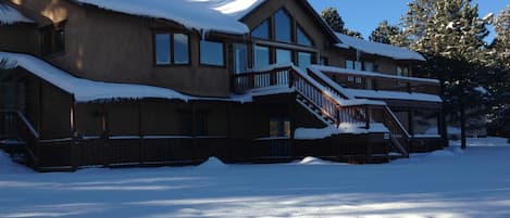 Winter wonderland in Angel Fire - large house great for families and friends