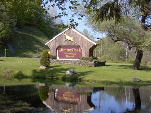 Jiminy Peak sign