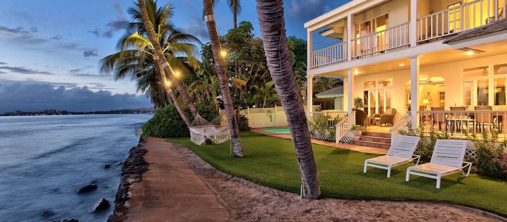 Beachfront house rental in Maui is one of the best Hawaii Airbnb listings