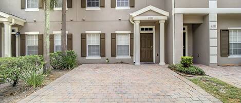 1500 Sqft 4br/3ba townhouse