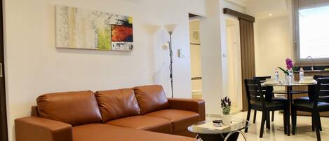 SRI816 - Charming 2 bedrooms condo in to